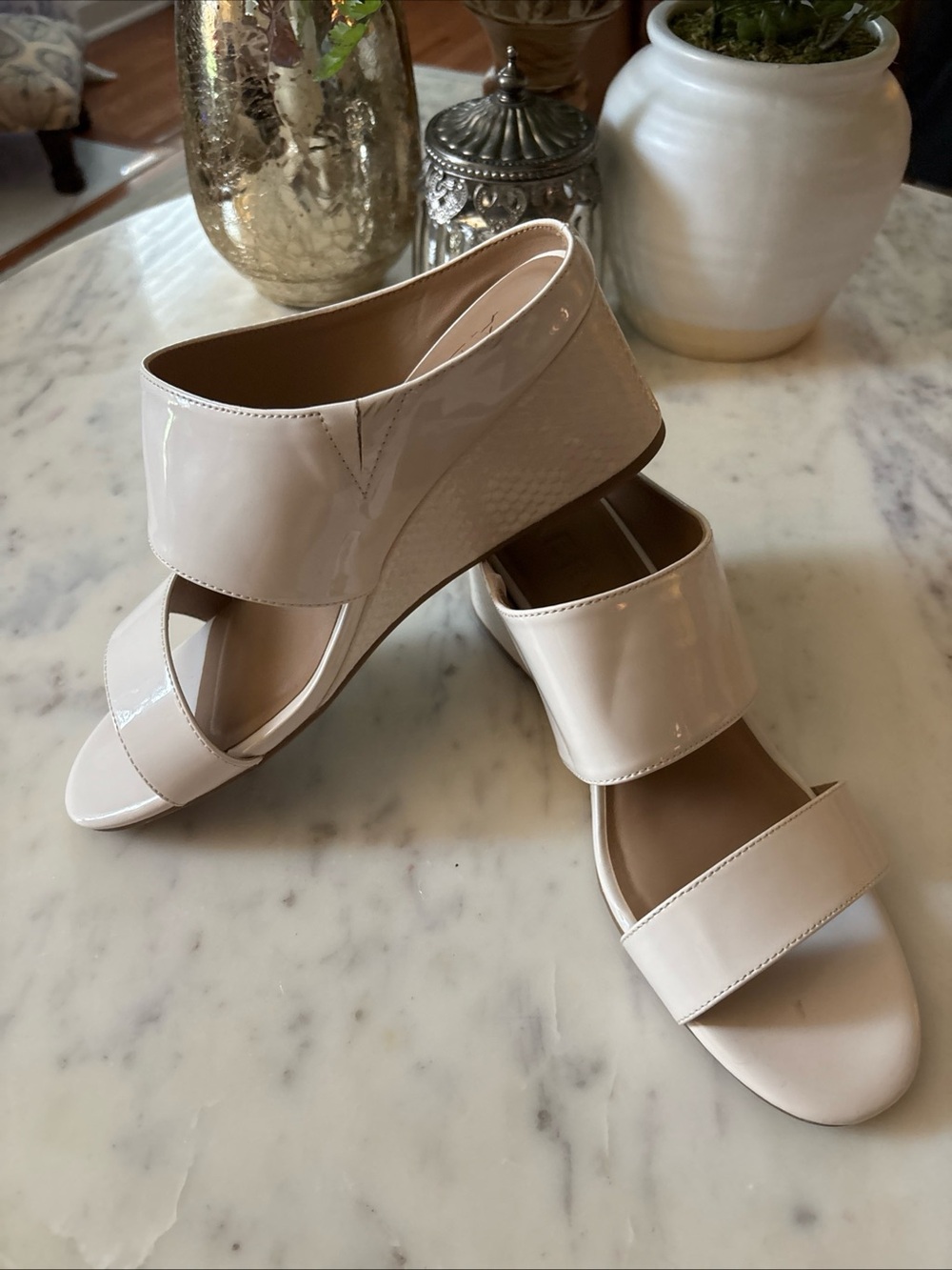 Aerosoles Patent Wedge Sandals in Ivory Patent 9W